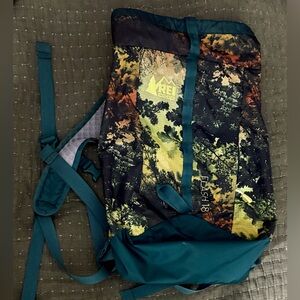 REI Flash 18 Backpack - Multicolor